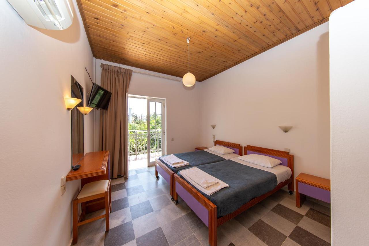 Manias Hotel Apartments Agia Marina  Exterior photo